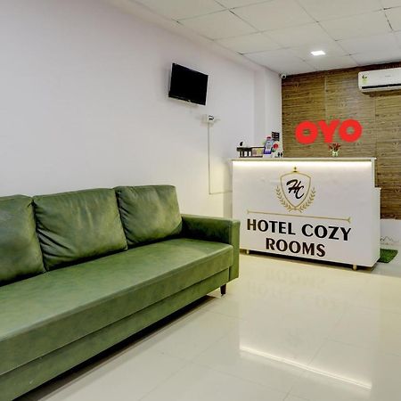 Hotel O Cozy Rooms Surat Luaran gambar