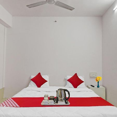 Hotel O Cozy Rooms Surat Luaran gambar