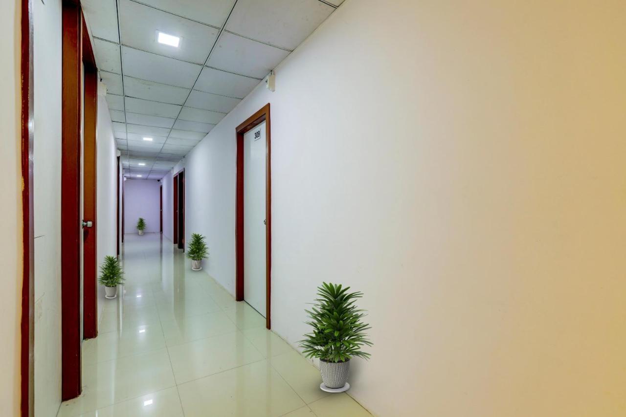 Hotel O Cozy Rooms Surat Luaran gambar