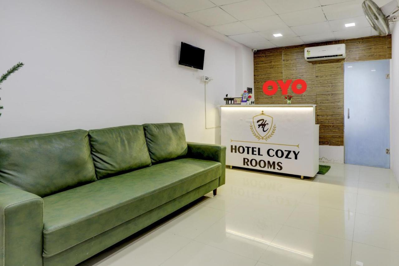 Hotel O Cozy Rooms Surat Luaran gambar
