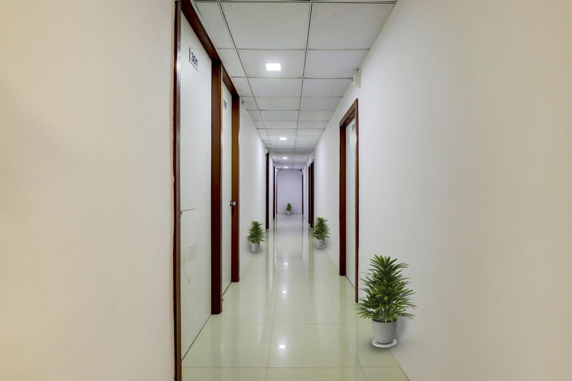 Hotel O Cozy Rooms Surat Luaran gambar