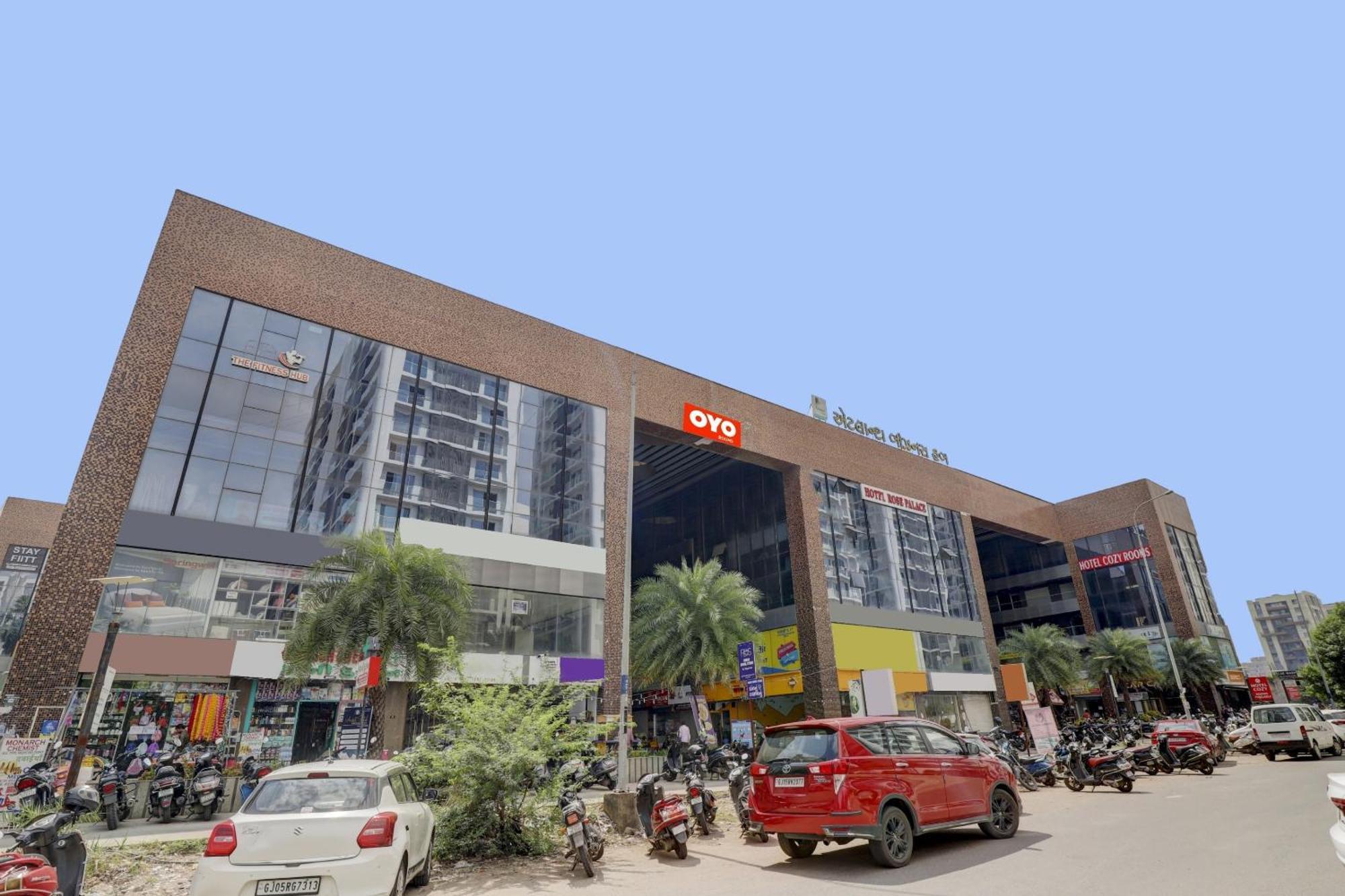Hotel O Cozy Rooms Surat Luaran gambar